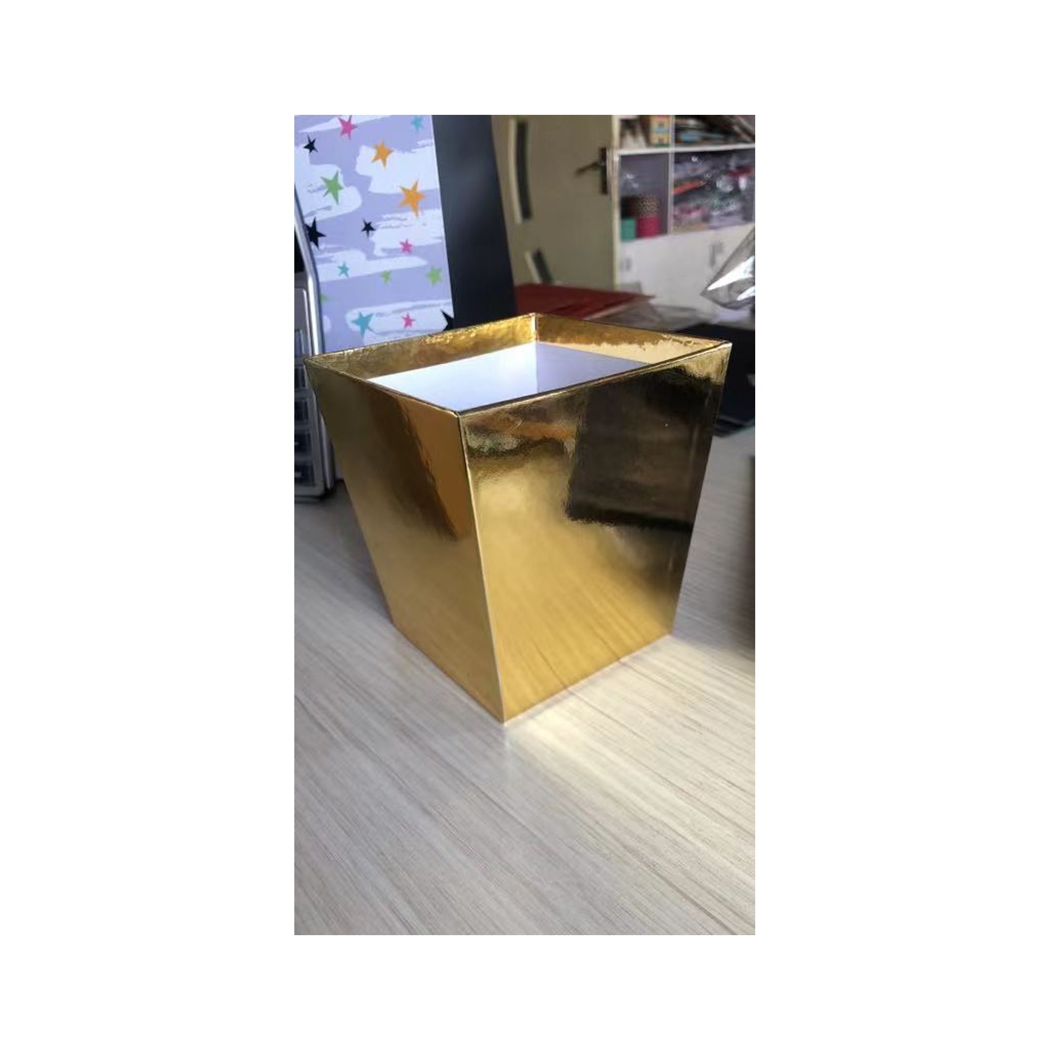 (c) Centerpiece Box Gold